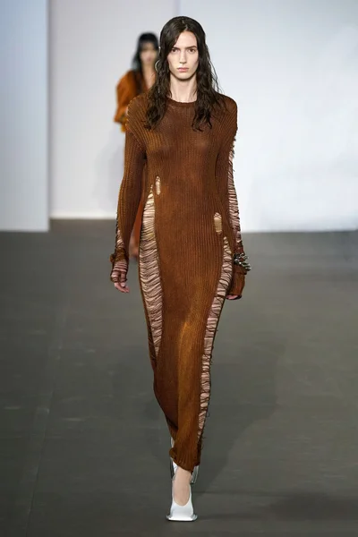 Look 8